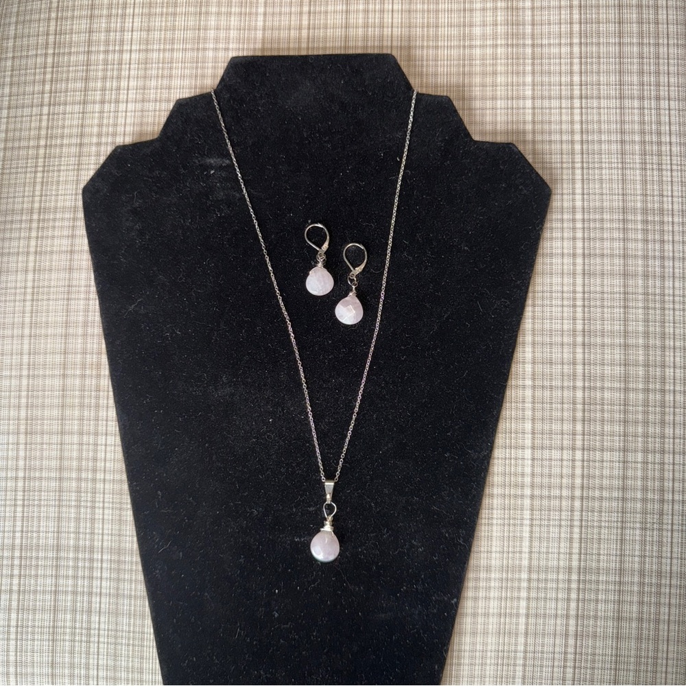 Elegant Silver and Rose Quartz Jewelry Set